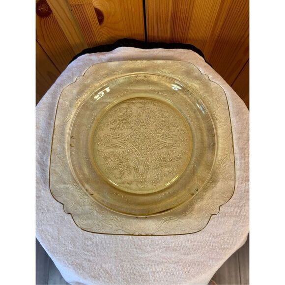 FEDERAL GLASS MADRID AMBER DEPRESSION GLASS PLATE 9” - Picture 1 of 9